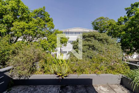 Casa à venda com 380m², 6 quartos e 4 vagas Casa à venda com 380m², 6 quartos e 4 vagasTerraço Salão