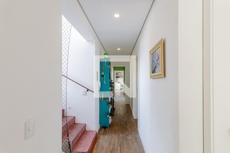 Casa à venda com 380m², 6 quartos e 4 vagas Casa à venda com 380m², 6 quartos e 4 vagasCorredor Quartos