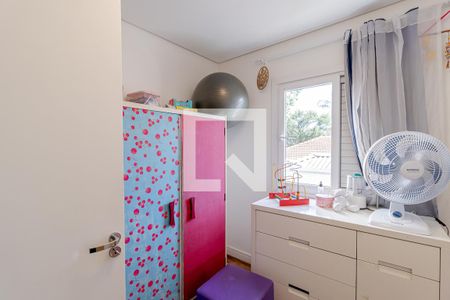 Casa à venda com 380m², 6 quartos e 4 vagas Casa à venda com 380m², 6 quartos e 4 vagasQuarto 2