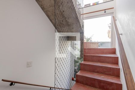 Casa à venda com 380m², 6 quartos e 4 vagas Casa à venda com 380m², 6 quartos e 4 vagasEscadas Salão