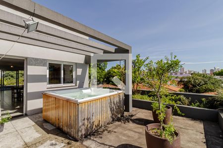 Casa à venda com 380m², 6 quartos e 4 vagas Casa à venda com 380m², 6 quartos e 4 vagasTerraço Salão - Ofurô
