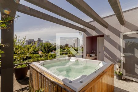 Casa à venda com 380m², 6 quartos e 4 vagas Casa à venda com 380m², 6 quartos e 4 vagasTerraço Salão - Ofurô