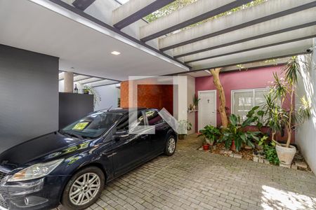 Casa à venda com 380m², 6 quartos e 4 vagas Casa à venda com 380m², 6 quartos e 4 vagasGaragem