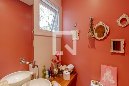 Casa à venda com 380m², 6 quartos e 4 vagas Casa à venda com 380m², 6 quartos e 4 vagasLavabo