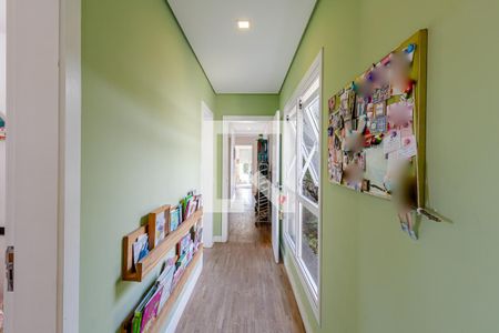 Casa à venda com 380m², 6 quartos e 4 vagas Casa à venda com 380m², 6 quartos e 4 vagasCorredor Quarto 1 e 2