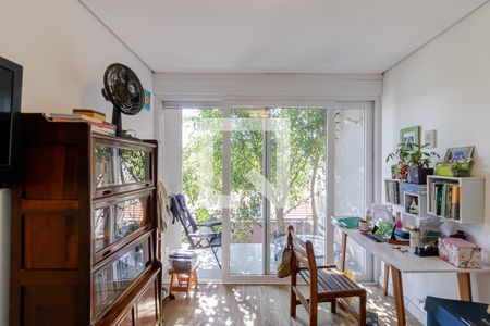 Casa à venda com 380m², 6 quartos e 4 vagas Casa à venda com 380m², 6 quartos e 4 vagasSuíte 6