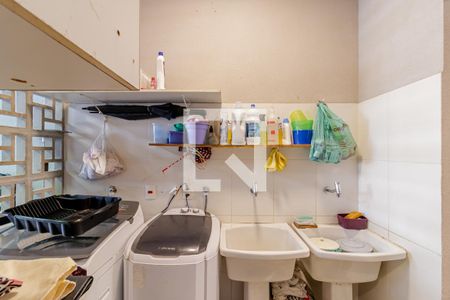 Casa à venda com 380m², 6 quartos e 4 vagas Casa à venda com 380m², 6 quartos e 4 vagasÁrea de Serviço