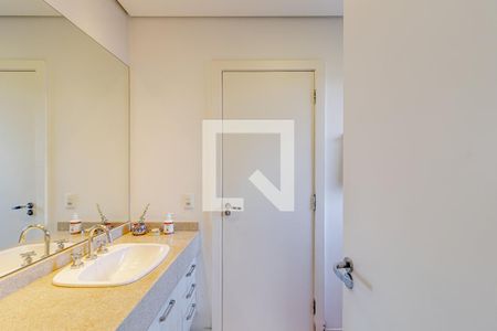 Casa à venda com 380m², 6 quartos e 4 vagas Casa à venda com 380m², 6 quartos e 4 vagasBanheiro da Suíte 3 e 4