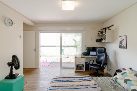 Casa à venda com 380m², 6 quartos e 4 vagas Casa à venda com 380m², 6 quartos e 4 vagasQuarto 1