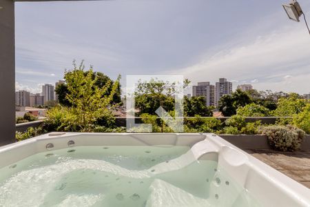 Casa à venda com 380m², 6 quartos e 4 vagas Casa à venda com 380m², 6 quartos e 4 vagasTerraço Salão - Ofurô