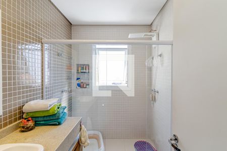 Casa à venda com 380m², 6 quartos e 4 vagas Casa à venda com 380m², 6 quartos e 4 vagasBanheiro do Quarto 1 e 2