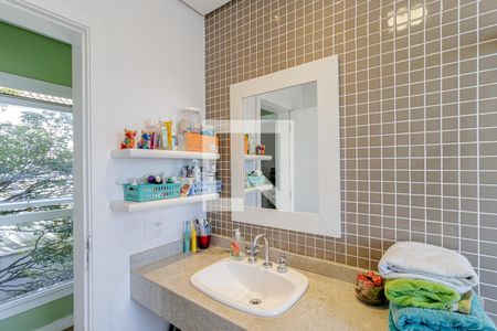 Casa à venda com 380m², 6 quartos e 4 vagas Casa à venda com 380m², 6 quartos e 4 vagasBanheiro do Quarto 1 e 2