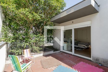 Casa à venda com 380m², 6 quartos e 4 vagas Casa à venda com 380m², 6 quartos e 4 vagasTerraço Quarto 1