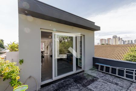 Casa à venda com 380m², 6 quartos e 4 vagas Casa à venda com 380m², 6 quartos e 4 vagasTerraço Salão