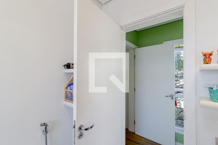 Casa à venda com 380m², 6 quartos e 4 vagas Casa à venda com 380m², 6 quartos e 4 vagasBanheiro do Quarto 1 e 2