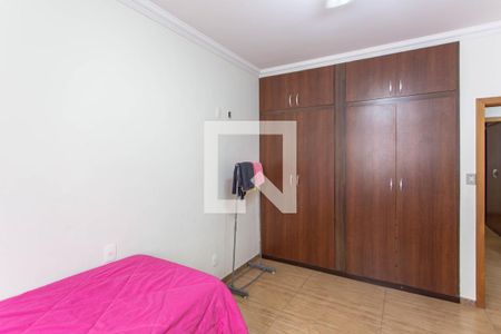 Casa à venda com 270m², 5 quartos e 5 vagasQuarto 2