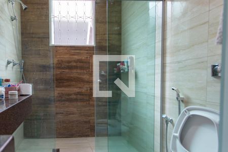 Casa à venda com 270m², 5 quartos e 5 vagasBanheiro da Suíte