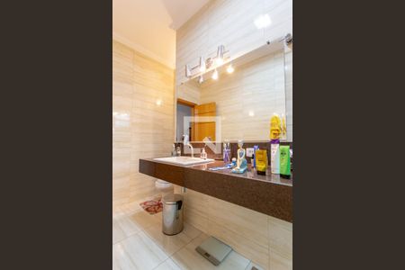 Casa à venda com 270m², 5 quartos e 5 vagasBanheiro Social