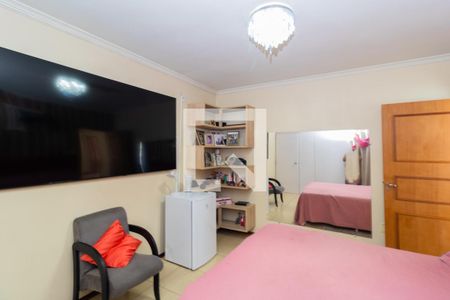 Casa à venda com 200m², 3 quartos e 2 vagasQuarto Suíte