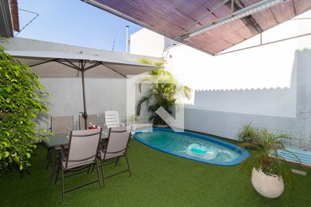 Casa à venda com 200m², 3 quartos e 2 vagasQuintal