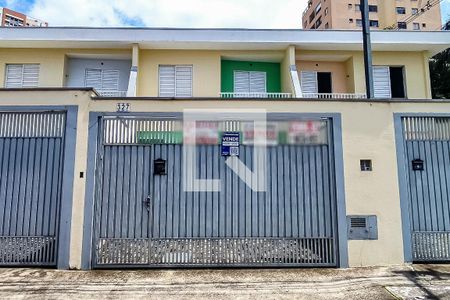 Casa à venda com 80m², 3 quartos e 2 vagas Casa à venda com 80m², 3 quartos e 2 vagasFachada