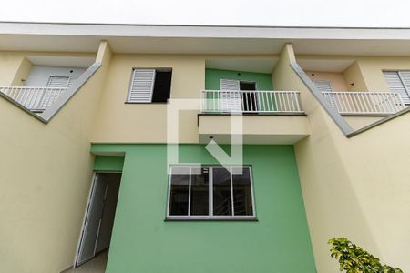 Casa à venda com 80m², 3 quartos e 2 vagas Casa à venda com 80m², 3 quartos e 2 vagasFachada