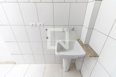 Casa à venda com 80m², 3 quartos e 2 vagas Casa à venda com 80m², 3 quartos e 2 vagasLavanderia