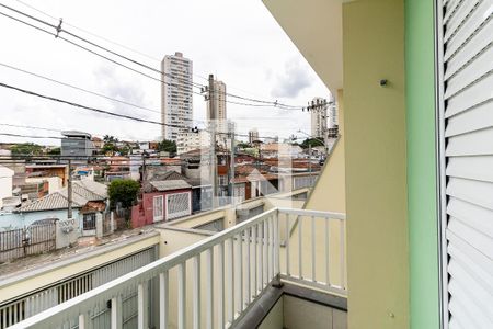 Casa à venda com 80m², 3 quartos e 2 vagas Casa à venda com 80m², 3 quartos e 2 vagasVaranda do Quarto 2