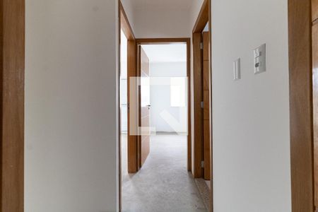 Casa à venda com 80m², 3 quartos e 2 vagas Casa à venda com 80m², 3 quartos e 2 vagasCorredor