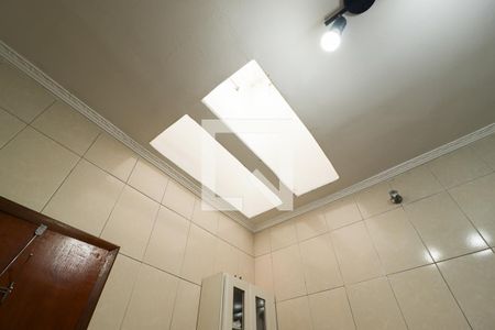 Casa à venda com 135m², 4 quartos e 3 vagasBanheiro 1