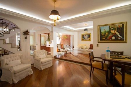 Casa à venda com 391m², 4 quartos e 4 vagas
