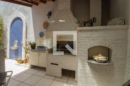 Casa à venda com 391m², 4 quartos e 4 vagas
