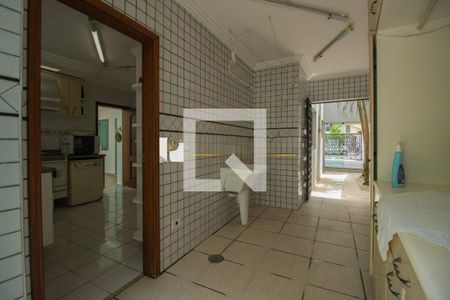 Casa à venda com 391m², 4 quartos e 4 vagas