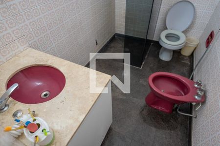 Casa à venda com 285m², 3 quartos e 4 vagasBanheiro