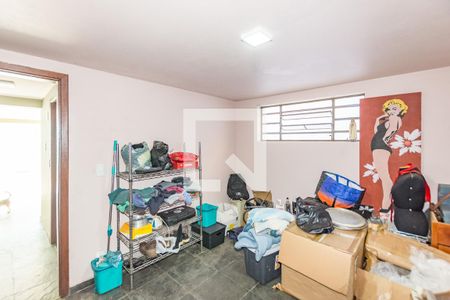 Casa à venda com 360m², 4 quartos e 3 vagas Casa à venda com 360m², 4 quartos e 3 vagasQuarto de Serviço 1