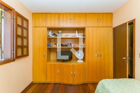 Casa à venda com 360m², 4 quartos e 3 vagas Casa à venda com 360m², 4 quartos e 3 vagasQuarto 3