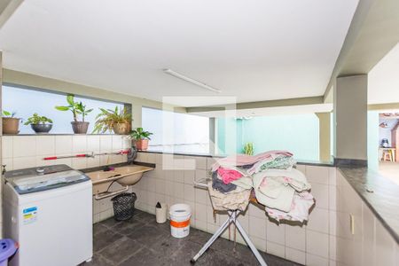 Casa à venda com 360m², 4 quartos e 3 vagas Casa à venda com 360m², 4 quartos e 3 vagasÁrea de Serviço