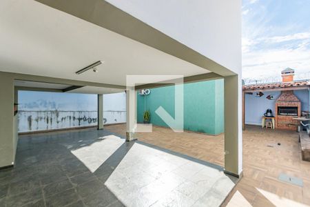 Casa à venda com 360m², 4 quartos e 3 vagas Casa à venda com 360m², 4 quartos e 3 vagasQuintal