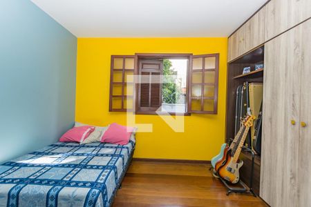 Casa à venda com 360m², 4 quartos e 3 vagas Casa à venda com 360m², 4 quartos e 3 vagasQuarto 2