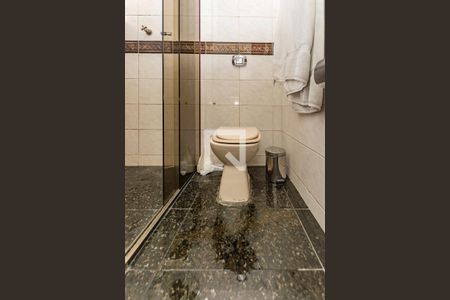 Casa à venda com 360m², 4 quartos e 3 vagas Casa à venda com 360m², 4 quartos e 3 vagasBanheiro Social