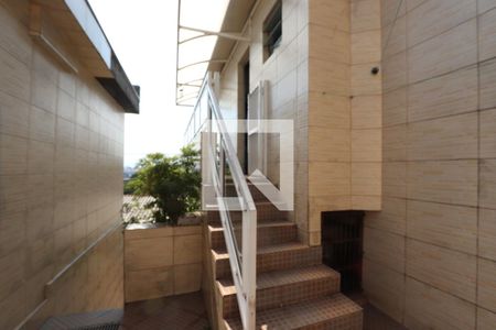 Casa para alugar com 80m², 2 quartos e 1 vagaEntrada