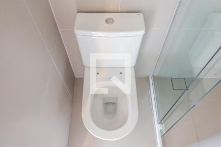 Banheiro de kitnet/studio para alugar com 1 quarto, 24m² em Sumarezinho, São Paulo