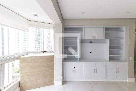 Sala de apartamento para alugar com 2 quartos, 69m² em Indianópolis, São Paulo