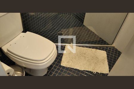 Apartamento à venda com 170m², 3 quartos e 4 vagas Apartamento à venda com 170m², 3 quartos e 4 vagasBanheiro da Suíte 2