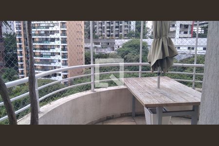 Apartamento à venda com 170m², 3 quartos e 4 vagas Apartamento à venda com 170m², 3 quartos e 4 vagasVaranda da Sala