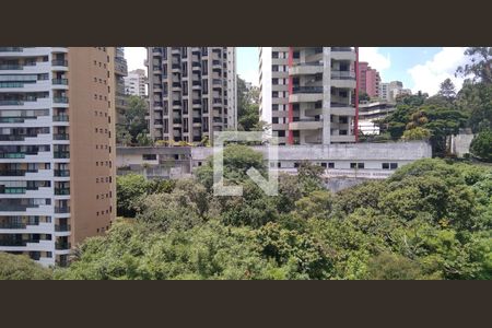 Apartamento à venda com 170m², 3 quartos e 4 vagas Apartamento à venda com 170m², 3 quartos e 4 vagasVista da Varanda