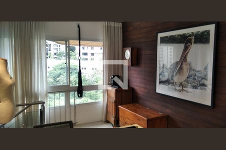 Apartamento à venda com 170m², 3 quartos e 4 vagas Apartamento à venda com 170m², 3 quartos e 4 vagasEscritório