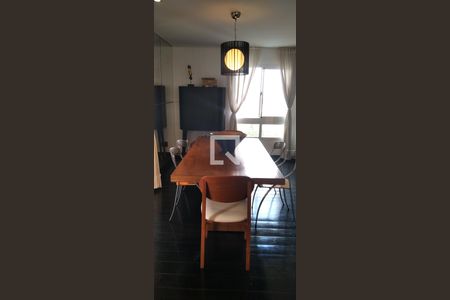 Apartamento à venda com 170m², 3 quartos e 4 vagas Apartamento à venda com 170m², 3 quartos e 4 vagasSala de Jantar