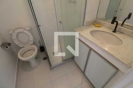 Apartamento à venda com 130m², 2 quartos e 2 vagasBanheiro do corredor