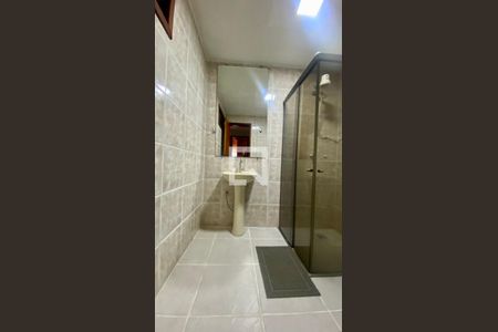 Casa à venda com 490m², 4 quartos e 3 vagas Casa à venda com 490m², 4 quartos e 3 vagasBanheiro Social